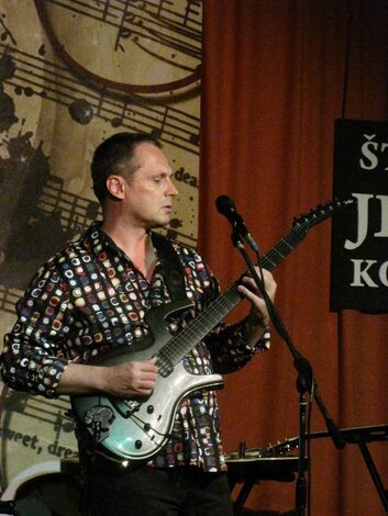 Andrej Šeban je mnohostranne zameraný gitarista